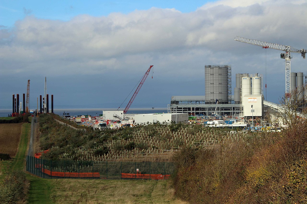 EDF zveřejnila navýšení ceny jaderné elektrárny Hinkley Point až o 2,9 miliardy liber